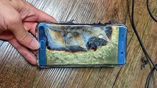 充电手机爆炸新闻充电玩手机爆炸图片-第1张图片-太平洋在线下载